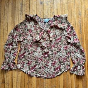 Vintage floral blouse with ruffle hem details